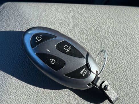 Used 2025 Hyundai Elantra SEL FWD image 31