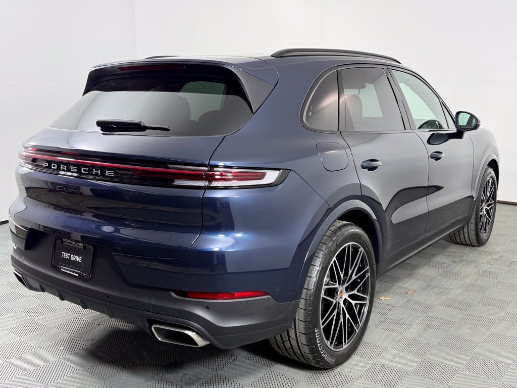 Certified 2026 Porsche Cayenne AWD/4WD image 7