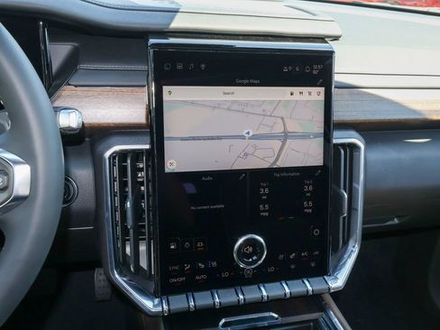New 2027 GMC Acadia Denali Ultimate w/ LPO, Floor Liner Package AWD/4WD image 19