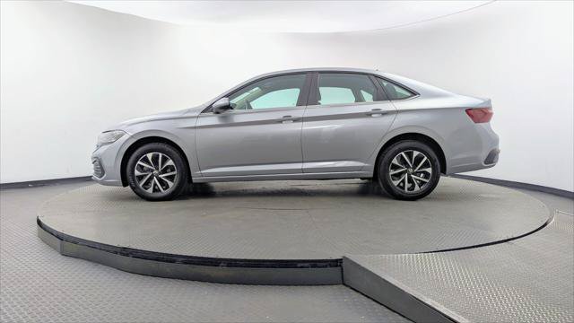 Used 2024 Volkswagen Jetta S FWD image 3