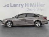 Used 2022 Hyundai Elantra SE image 3