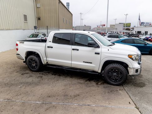 Used 2018 Toyota Tundra SR5 image 6