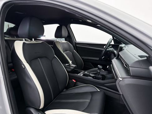Used 2025 Kia K5 GT-Line image 29