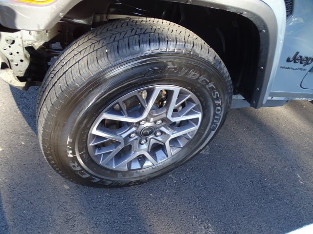 Certified 2024 Jeep Wrangler Unlimited Rubicon 4xe AWD/4WD image 31