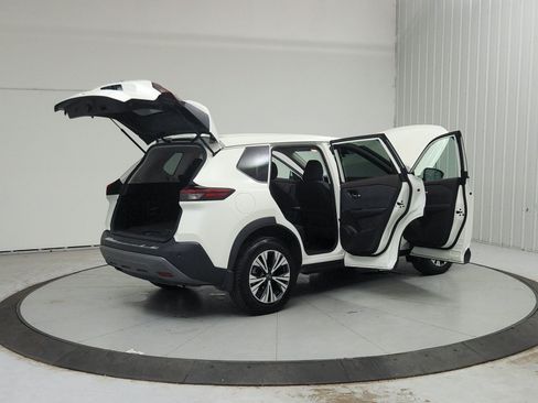 Used 2023 Nissan Rogue SV FWD image 16