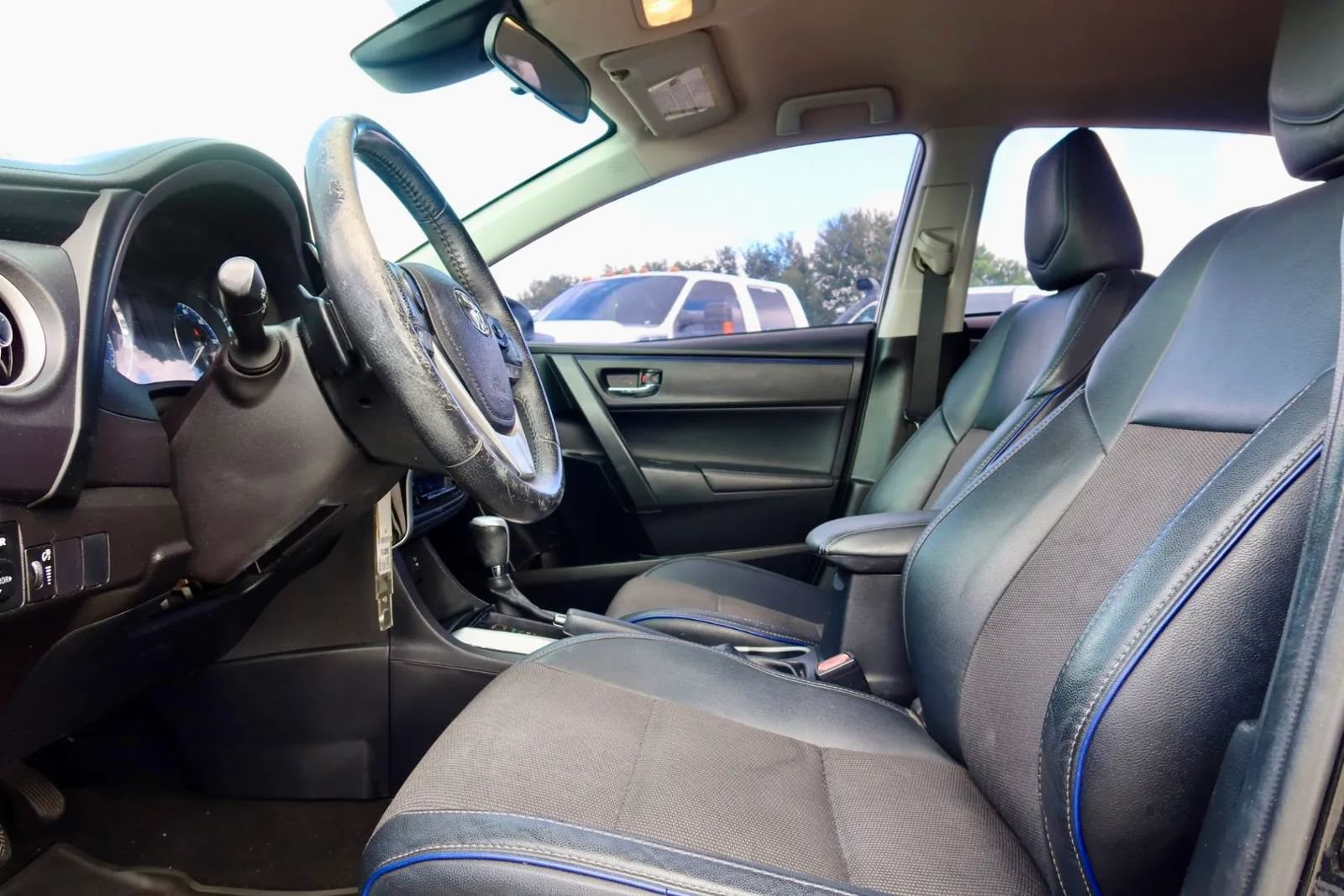 Used 2017 Toyota Corolla SE FWD image 10