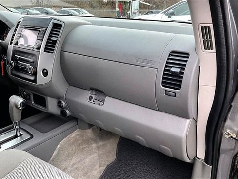 Used 2018 Nissan Frontier SV image 23