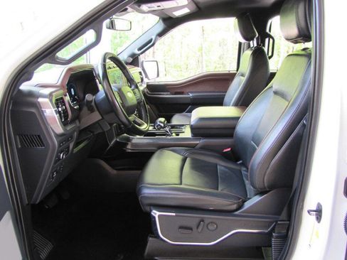 Used 2022 Ford F150 Lariat image 13