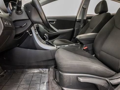 Used 2015 Hyundai Elantra SE w/ Option Group 03 FWD image 12