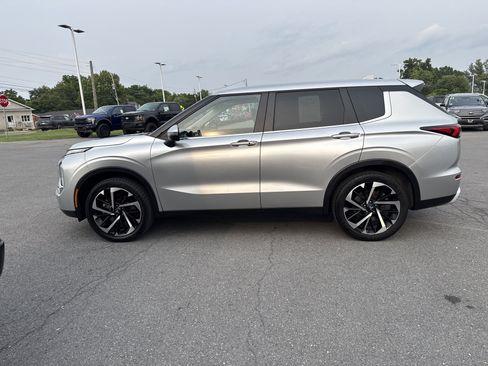 Used 2024 Mitsubishi Outlander SE AWD/4WD image 7