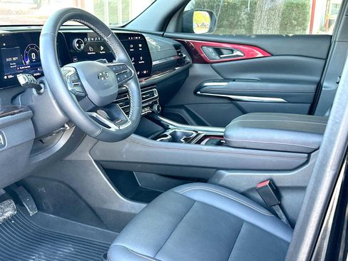 Used 2025 Chevrolet Traverse Z71 w/ LPO, Floor Liner Package image 18