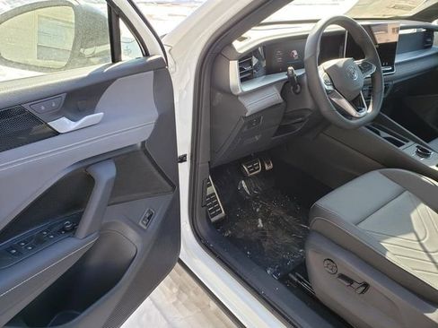 New 2026 Volkswagen Tiguan SE R-Line image 7