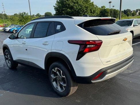 New 2025 Chevrolet Trax LT w/ Driver Confidence Package image 5