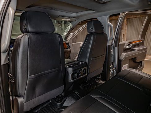 Used 2025 GMC Sierra 3500 Denali w/ Denali Reserve Package image 25