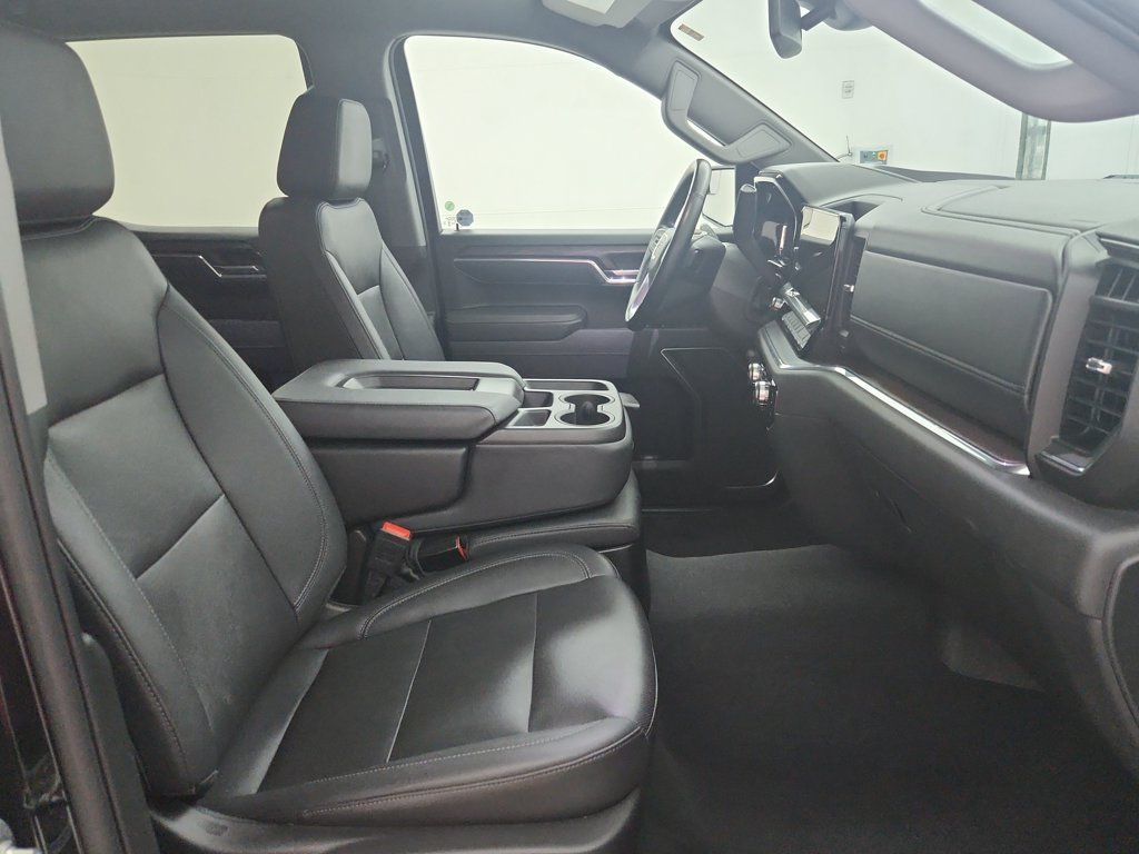 Used 2025 GMC Sierra 1500 SLT AWD/4WD image 36