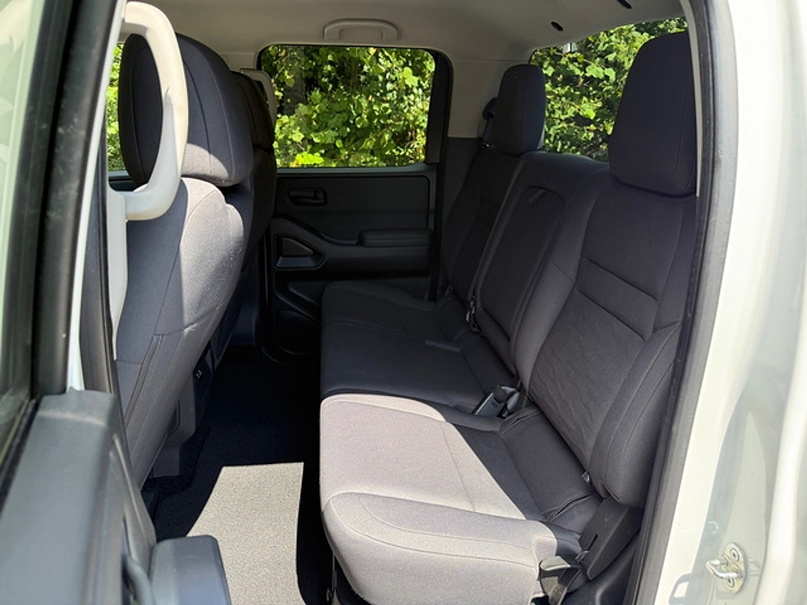 Used 2022 Nissan Frontier S w/ Technology Package AWD/4WD image 15
