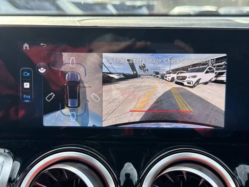 Used 2025 Mercedes-Benz GLB 250 GLB 250 image 26