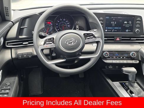 Used 2023 Hyundai Elantra SEL FWD image 11