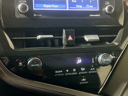 Used 2024 Toyota Camry SE w/ Convenience Package image 27