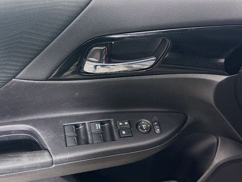 Used 2017 Honda Accord LX image 13