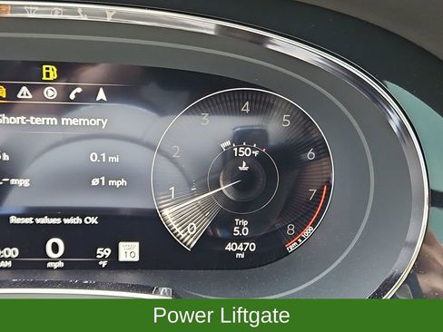 Used 2021 Bentley Bentayga image 12