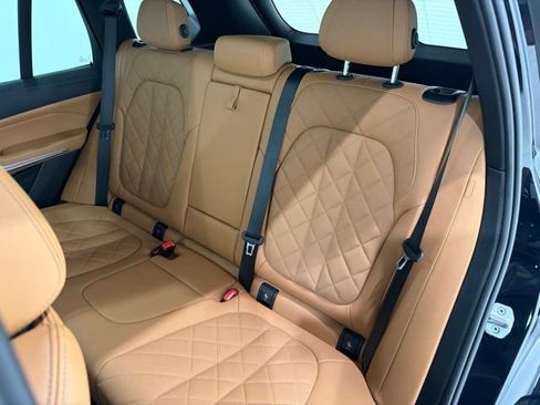 Used 2023 BMW X5 xDrive40i w/ M Sport Package AWD/4WD image 16