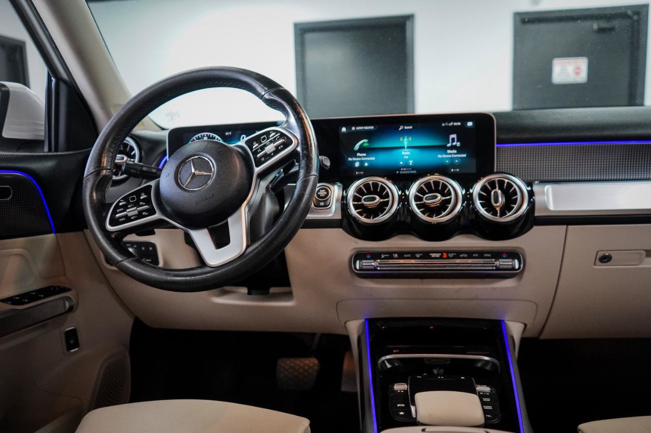 Used 2021 Mercedes-Benz GLB 250 w/ Premium Package image 10