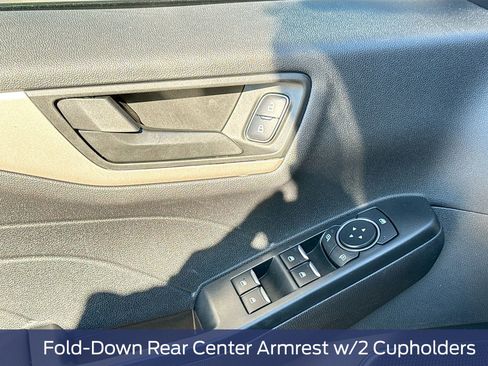 Used 2022 Ford Escape SE w/ SE Sport Appearance Package image 22