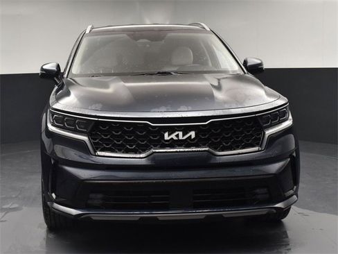 Certified 2022 Kia Sorento SX image 3
