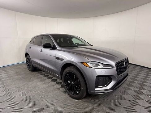 Used 2025 Jaguar F-PACE R-Dynamic S image 8