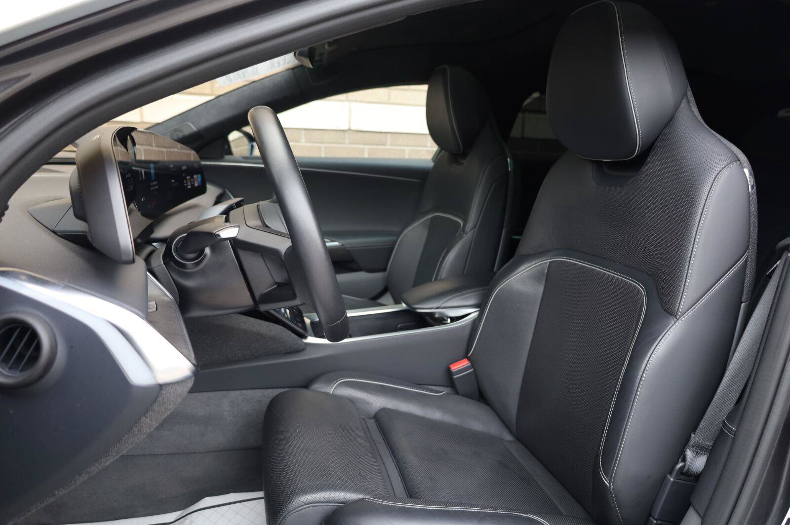 Used 2025 Lucid Air Touring AWD/4WD image 18