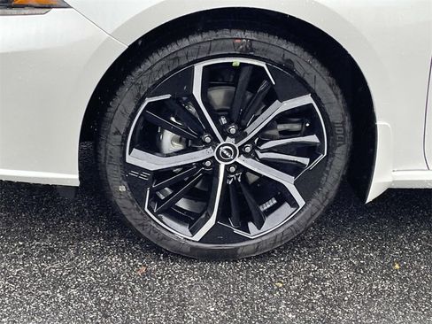 New 2025 Nissan Altima 2.5 SR image 7