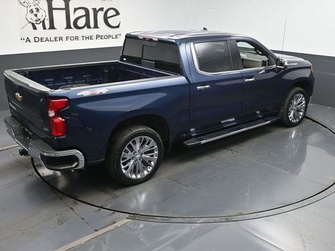 Used 2022 Chevrolet Silverado 1500 LTZ w/ LTZ Premium Package image 39