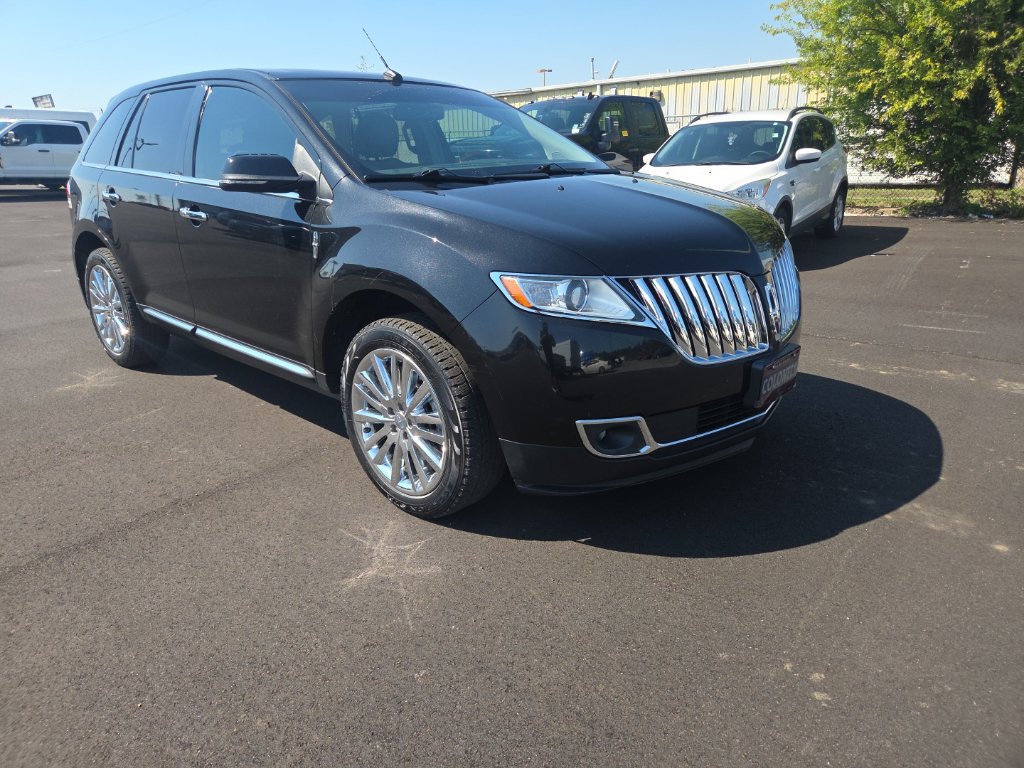 Used 2015 Lincoln MKX FWD w/ Equipment Group 102A image 18