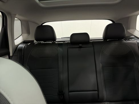 New 2026 Volkswagen Taos SE image 34