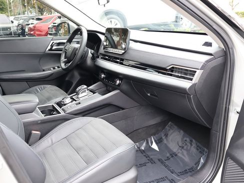 Used 2023 Mitsubishi Outlander SE image 28