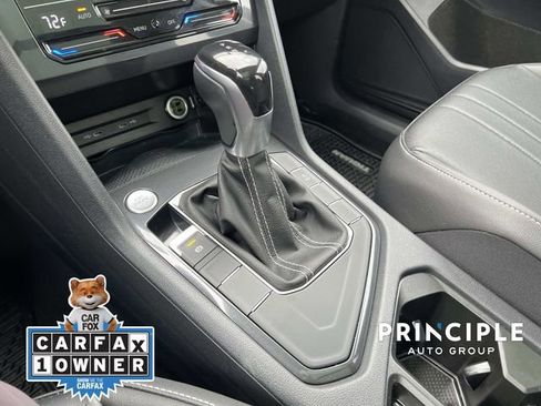 Used 2022 Volkswagen Tiguan SE w/ Panoramic Sunroof Package FWD image 27
