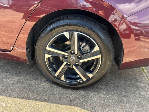 Used 2025 Nissan Sentra SV FWD image 27