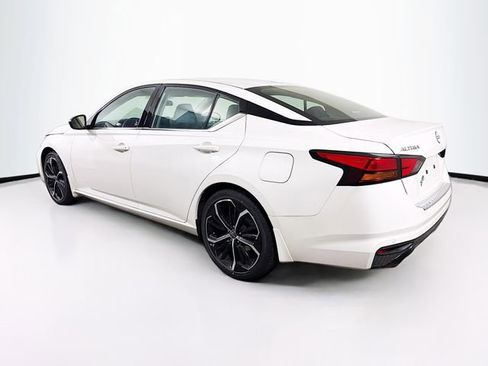 Certified 2023 Nissan Altima 2.5 SR w/ SR Premium Package FWD image 7