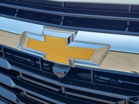Used 2026 Chevrolet Suburban LS RWD image 30