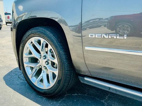 Used 2019 GMC Yukon Denali w/ Denali Ultimate Package AWD/4WD image 28