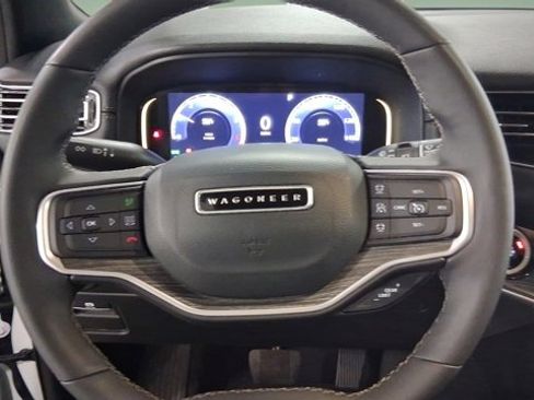 Used 2024 Jeep Wagoneer L Series II w/ Flexible Seating Group image 12