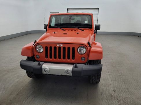 Used 2015 Jeep Wrangler Unlimited Sahara w/ Dual Top Group AWD/4WD image 15