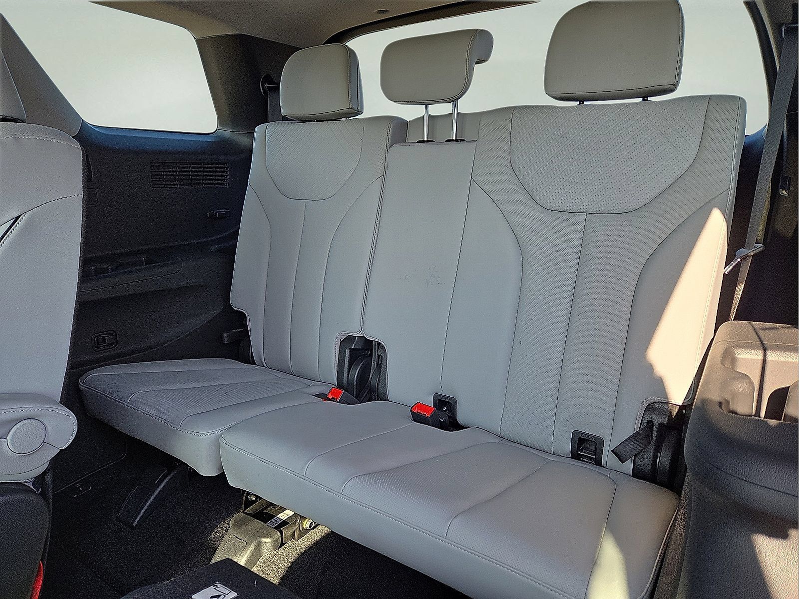 Used 2025 Hyundai Palisade SEL AWD/4WD image 14