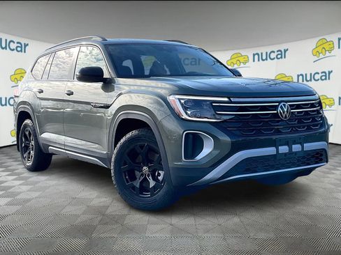 New 2026 Volkswagen Atlas Peak Edition image 1