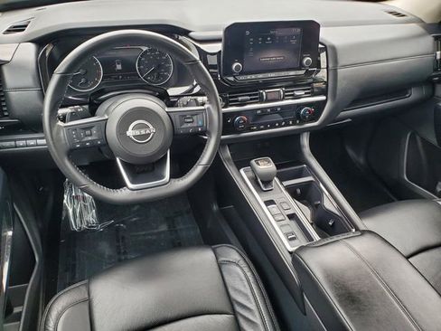 Certified 2024 Nissan Pathfinder SV w/ SV Premium Package FWD image 14