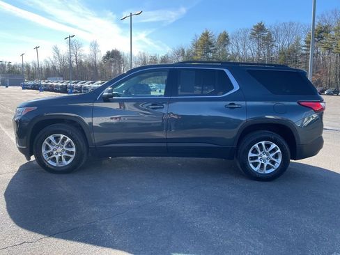 Used 2021 Chevrolet Traverse LT image 3