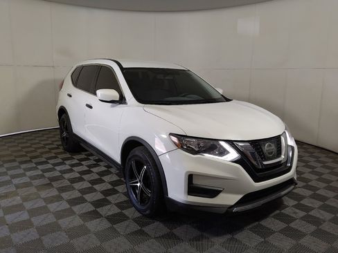 Used 2017 Nissan Rogue S FWD image 14