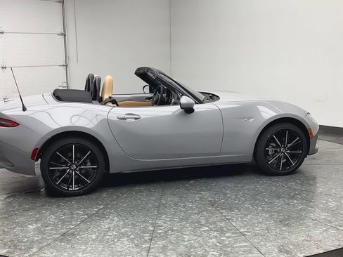 New 2026 MAZDA MX-5 Miata Grand Touring w/ Weather Package RWD image 33