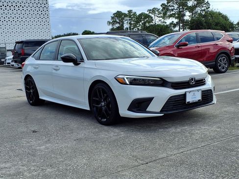 Used 2023 Honda Civic Sport image 2